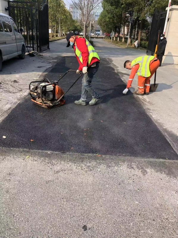 小面积沥青路面修复