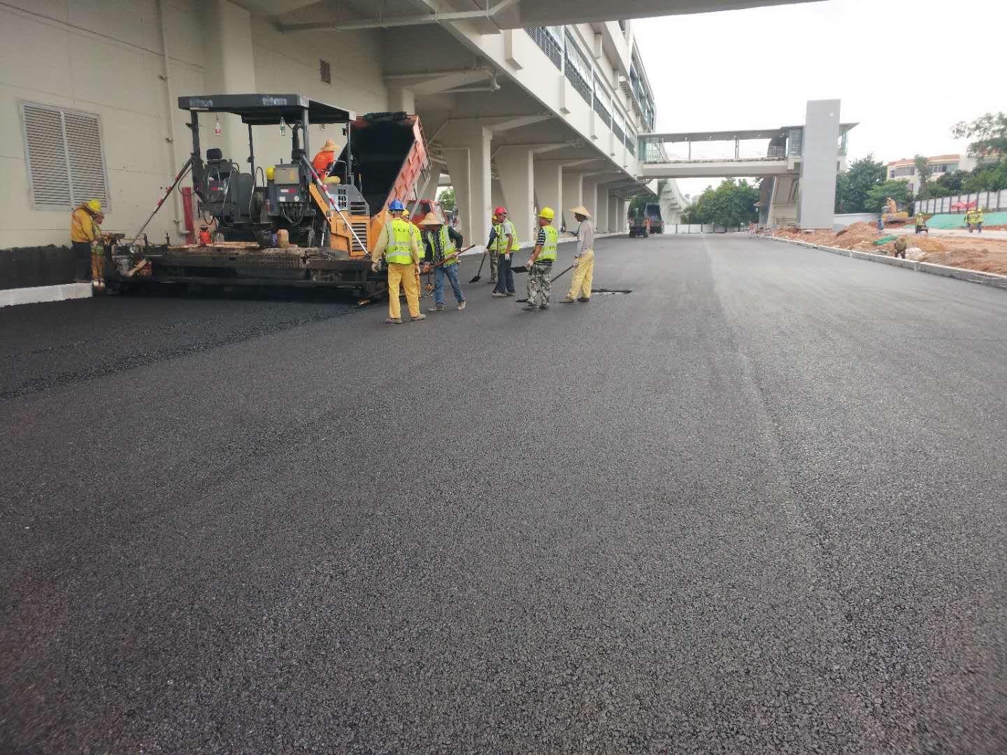 沥青路面摊铺